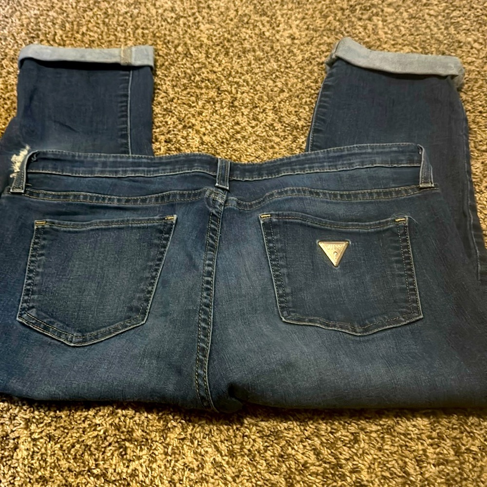 Guess Capri pants
